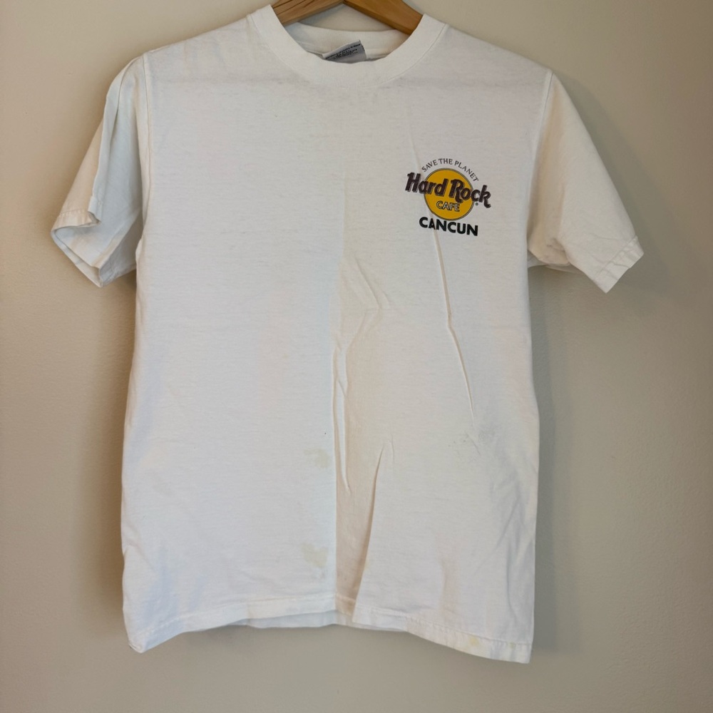 Thrashed Early 2000s Hard Rock Cafe Cancun T-shirt With Surfer On Back Sz Small